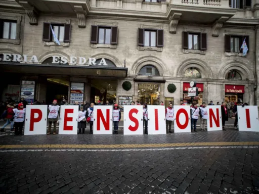 Ok alla pensione a 67 anni nel 2025 con 15 anni di contributi, la soluzione c'è