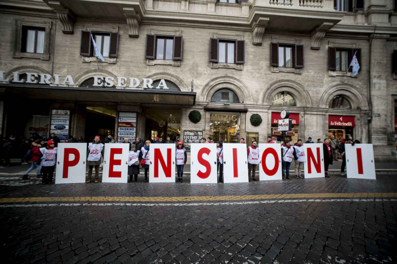 Pensioni a 63 anni o senza limiti di età, nel 2025 3 date da segnare sul calendario, attenti alle scadenze